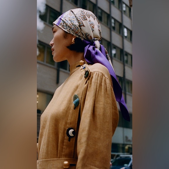 Tory Burch - Indienne Scalloped Canvas Silk Square Scarf (One Size) - Picture 4 of 5